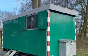 Na behandeling. leeny Bio verfafbijt verwijdert graffiti snel én veilig van verschillende ondergronden.