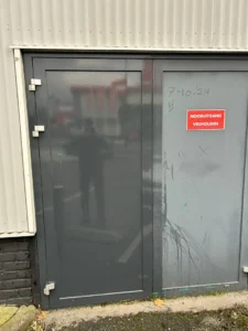 KLeur herstellende coating voor o.a. deuren